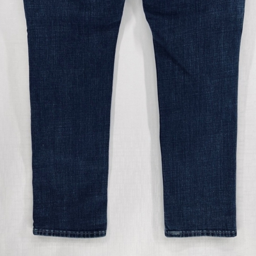 Authentic Levi's - Picture 4 of 6